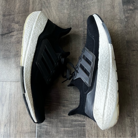Adidas Womens Ultraboost 21 Black Running Shoes Size 9.5 - Picture 4 of 9